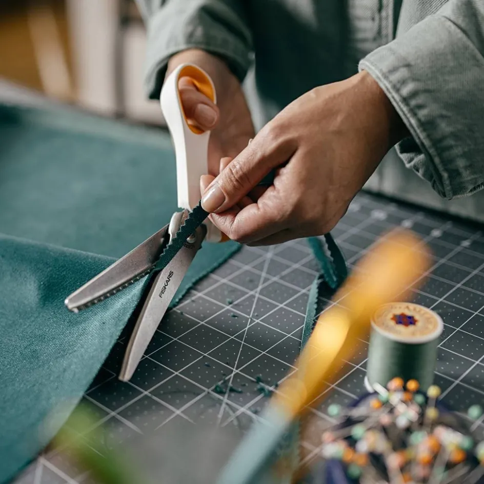 Fiskars Classic Pinking Shears| Scissors