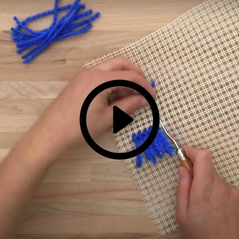 Creativ Company Latch Hook with Handle| Weaving, Rug Making And Pom Poms